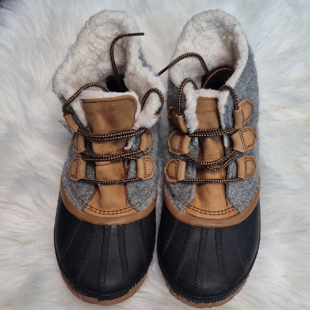 Sorel Women's Winter Boots with Cream Faux Fur